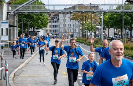 Am 29. April 2023 werden wieder die Laufschuhe geschnürt, um für die Water Survival Box Schweiz Spenden zu sammeln.